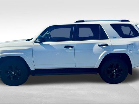 Used 2024 Toyota 4Runner SR5 image 16