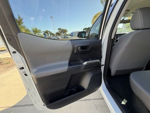 Used 2017 Toyota Tacoma SR5 image 26