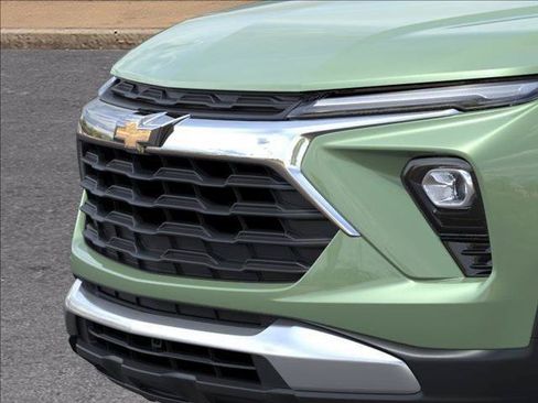 New 2026 Chevrolet TrailBlazer LT w/ Midnight Edition FWD image 13