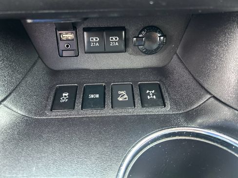 Certified 2018 Toyota Highlander SE AWD/4WD image 31