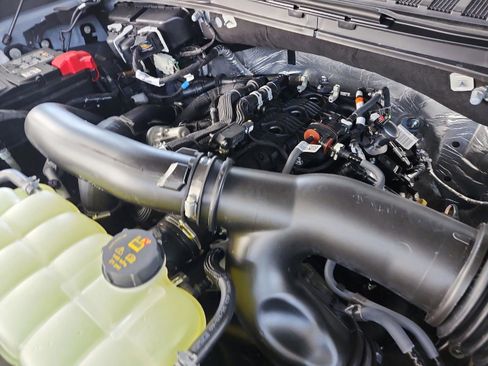 New 2025 Ford Expedition Active image 25