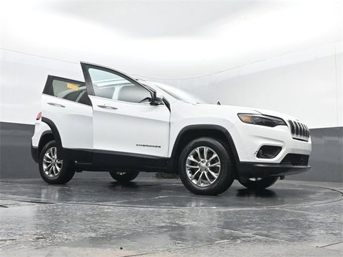 Used 2021 Jeep Cherokee Latitude Lux w/ Comfort/Convenience Group image 29