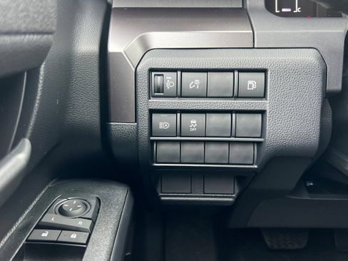 New 2026 Toyota 4Runner SR5 AWD/4WD image 25