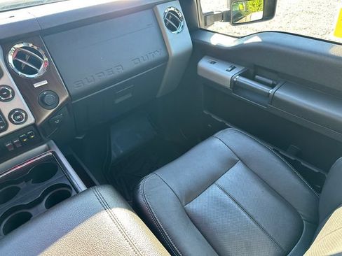 Used 2015 Ford F250 Lariat w/ Lariat Ultimate Package AWD/4WD image 21