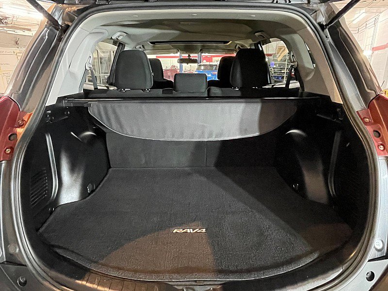 Used 2015 Toyota RAV4 XLE AWD/4WD image 6