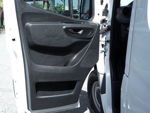 Used 2019 Mercedes-Benz Sprinter 170 Cargo image 18