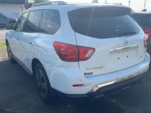 Used 2019 Nissan Pathfinder S image 5