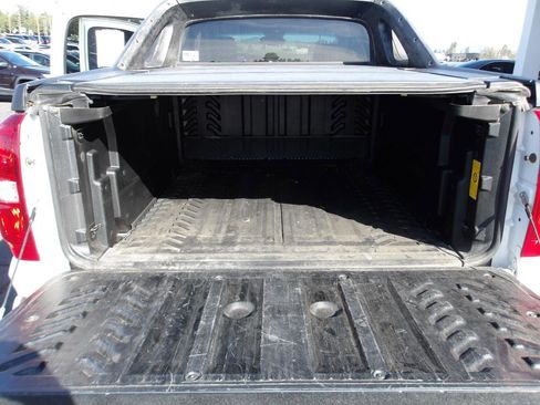 Used 2008 Chevrolet Avalanche LT w/ LT Preferred Equipment Group AWD/4WD image 11