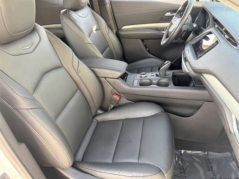 Certified 2023 Cadillac XT4 Premium Luxury image 11