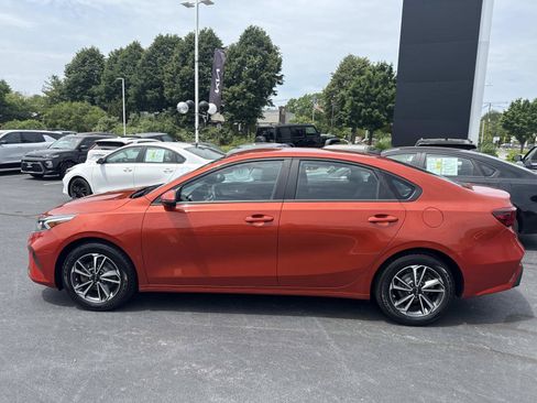 Used 2023 Kia Forte LXS w/ LXS Technology Package FWD image 2