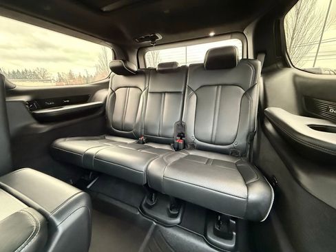 Used 2023 Jeep Grand Wagoneer Series II image 40