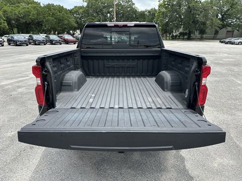 Used 2023 Chevrolet Silverado 1500 ZR2 w/ Technology Package AWD/4WD image 25