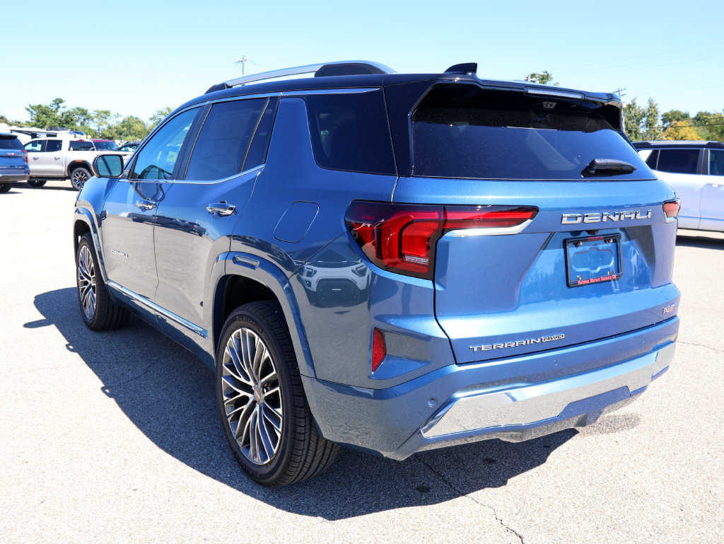 New 2027 GMC Terrain Denali w/ LPO, Black Badging Package AWD/4WD image 31