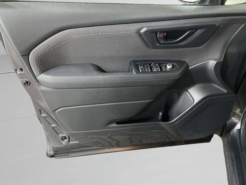 Used 2025 Subaru Forester Premium image 13