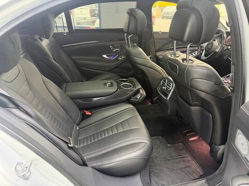 Used 2019 Mercedes-Benz S 560 4MATIC Sedan w/ AMG Line Exterior image 16