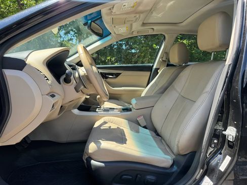 Used 2015 Nissan Altima 3.5 SL FWD image 12