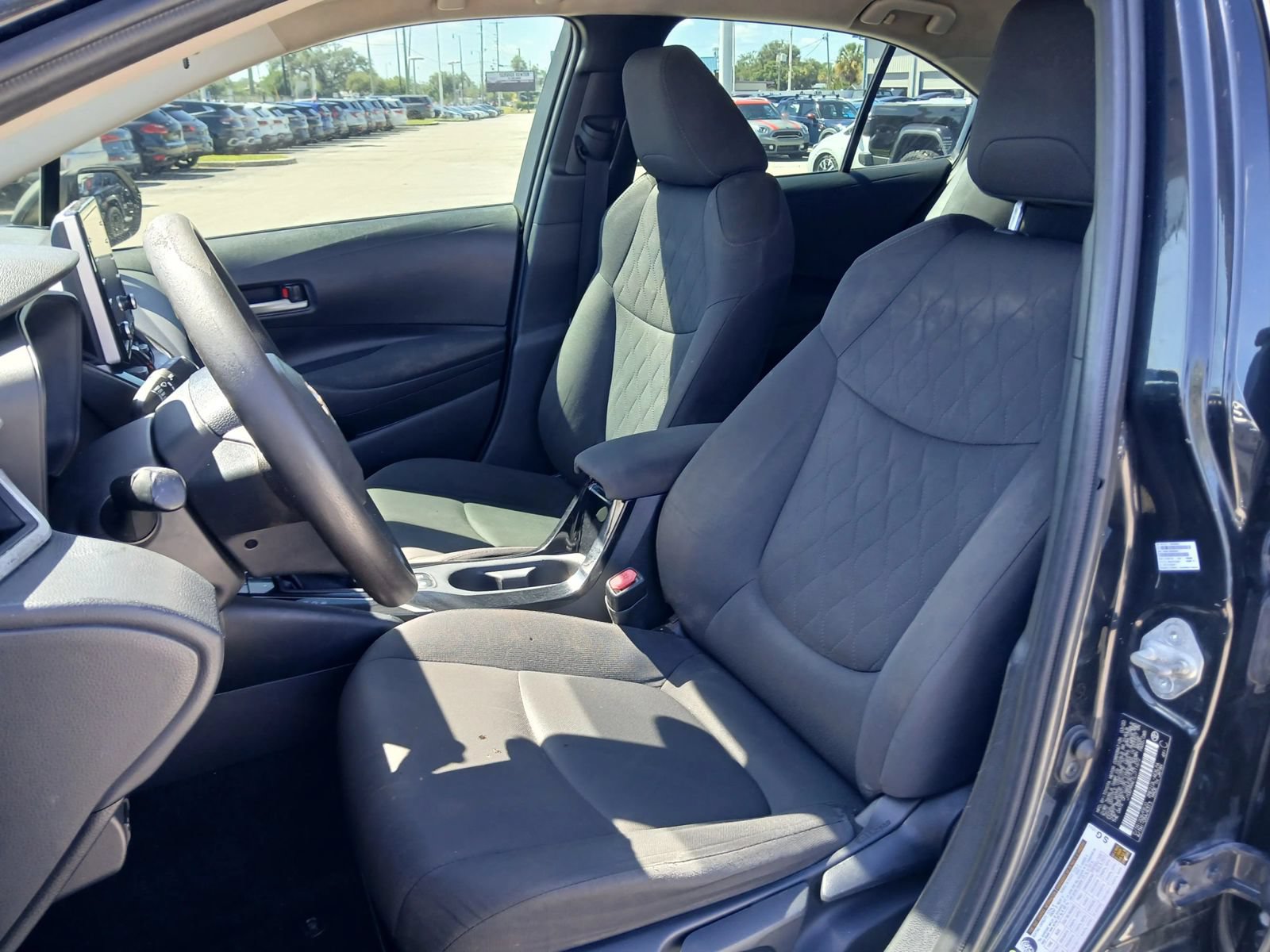 Used 2020 Toyota Corolla LE FWD image 7
