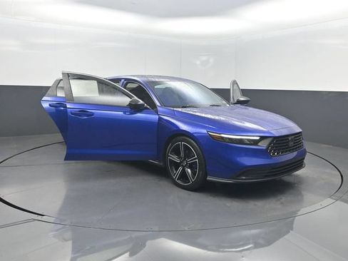 Used 2025 Honda Accord Sport image 33