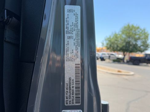 Used 2021 Jeep Wrangler Unlimited Sahara AWD/4WD image 32