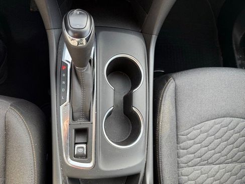 Used 2021 Chevrolet Equinox LT image 19