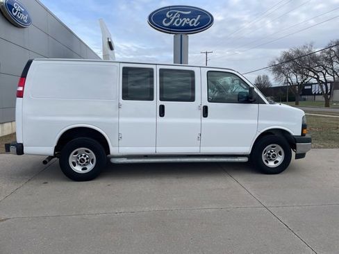Used 2023 GMC Savana 2500 w/ Driver Convenience Package image 15