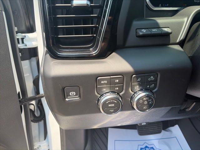 New 2026 GMC Sierra 3500 AT4 w/ AT4 Premium Plus Package AWD/4WD image 19