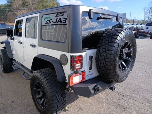 Used 2012 Jeep Wrangler Unlimited Sport image 6