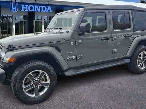 Used 2022 Jeep Wrangler Unlimited Sahara w/ LED Lighting Group AWD/4WD image 4