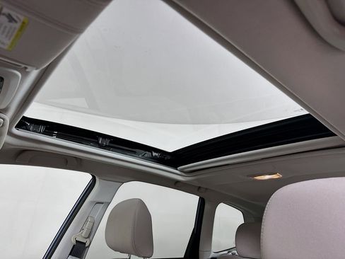 Used 2016 Subaru Forester 2.5i Premium w/ All-Weather Package image 11