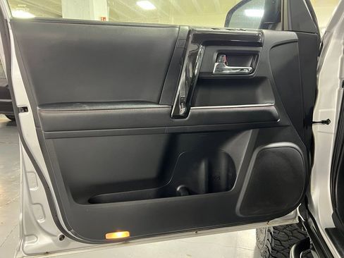Used 2020 Toyota 4Runner TRD Off-Road Premium w/ Moonroof Package AWD/4WD image 46