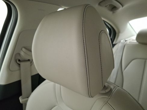 Used 2019 Genesis G70 2.0T Advanced RWD image 12
