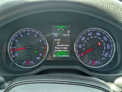 Used 2019 Toyota RAV4 XLE w/ Convenience Package FWD image 16