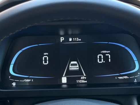 Used 2025 Hyundai Elantra Blue image 31