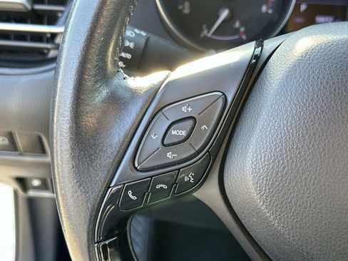 Used 2020 Toyota C-HR XLE image 27