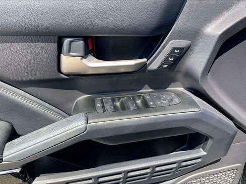 Used 2025 Toyota 4Runner Limited AWD/4WD image 39