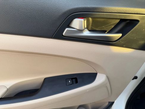 Used 2018 Hyundai Tucson Value w/ Cargo Package image 24