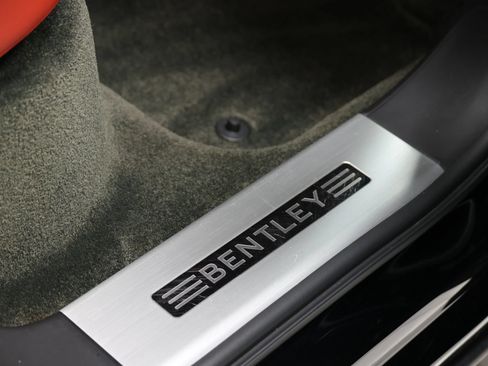 Used 2022 Bentley Bentayga AWD/4WD image 87