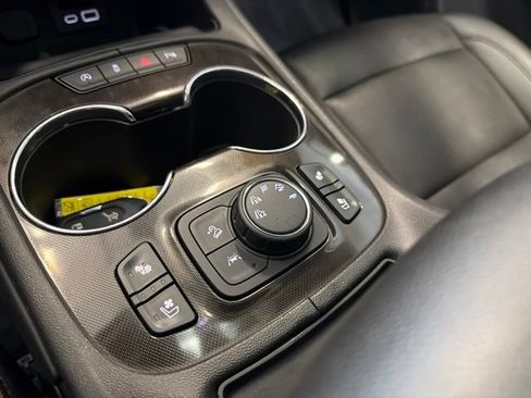 Used 2022 GMC Acadia AT4 w/ GMC Pro Grade Package AWD/4WD image 33