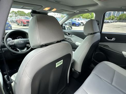 Used 2023 Hyundai Kona Limited AWD/4WD image 16