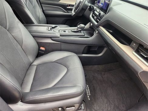 Certified 2024 Toyota Grand Highlander Limited image 14