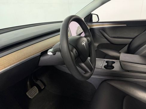 Used 2024 Tesla Model Y Long Range AWD/4WD image 13