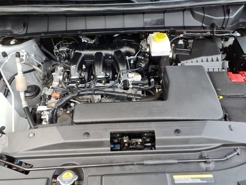 Used 2025 Nissan Pathfinder SV AWD/4WD image 29