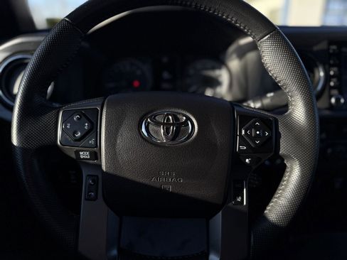 Used 2021 Toyota Tacoma TRD Off-Road w/ TRD Premium Off Road Package image 16