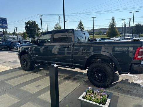 Used 2022 RAM 2500 Laramie AWD/4WD image 6