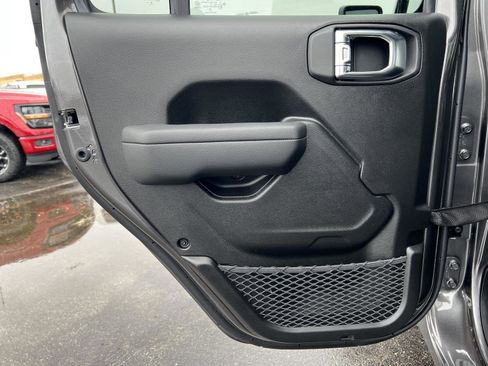 New 2026 Jeep Gladiator Sport image 17