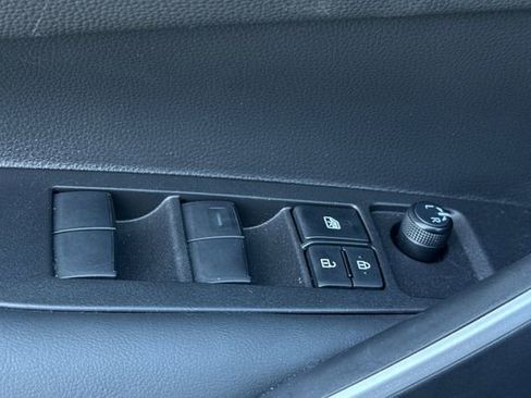 Used 2025 Toyota Corolla SE FWD image 12