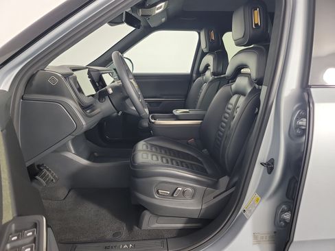 Used 2025 Rivian R1S Adventure Dual AWD/4WD image 20