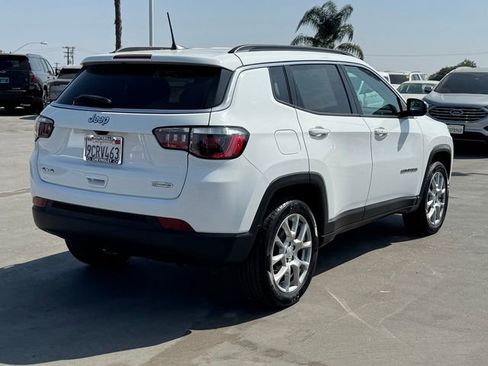 Used 2022 Jeep Compass Latitude image 4