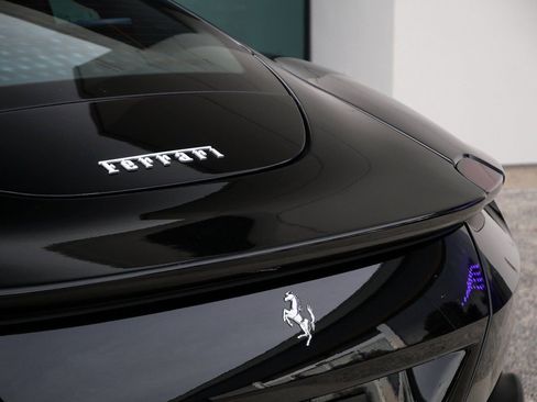 Used 2022 Ferrari Roma image 6
