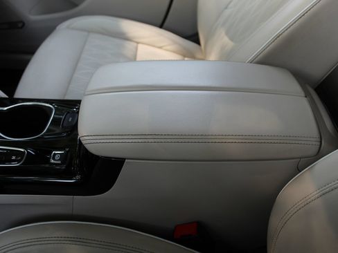 Used 2021 Buick Envision Avenir FWD image 20